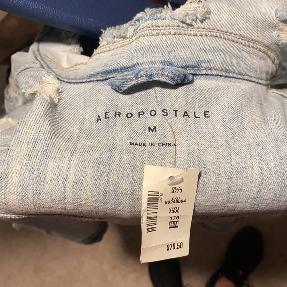Distressed jean jacket - Picture 4 of 5